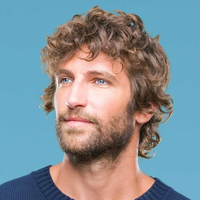 Potongan rambut kerinting untuk lelaki: 100 penampilan bergaya yang cantik