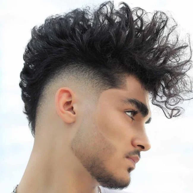 Potongan rambut kerinting untuk lelaki: 100 penampilan bergaya yang cantik