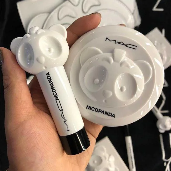 MAC Nicopanda: แต่งหน้าคอลเลกชั่นกับ Pandas!
