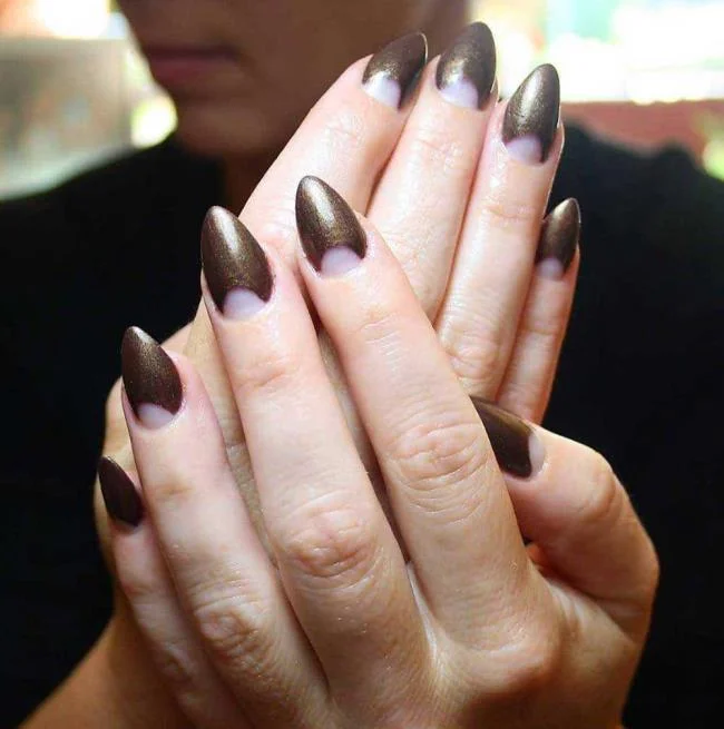 Half Moon Manicure: apakah itu dan bagaimana melakukannya