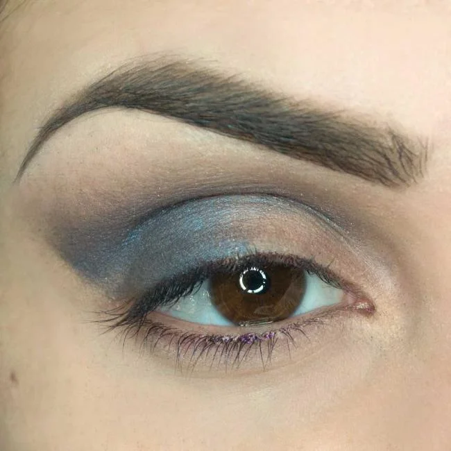 ダウン、悲しい、垂れ下がった目を作る方法