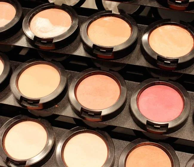 Technika Mac: lekcja makijażu w Mediolanie