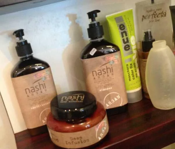Miękkie i jedwabiste włosy z Nashi Argan