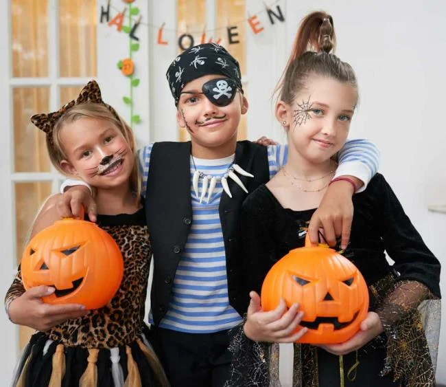 ハロウィーンキッズメイク2020：100の美しいアイデアと写真！