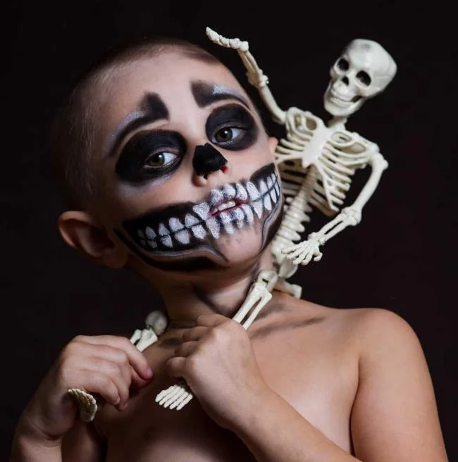 ハロウィーンキッズメイク2020：100の美しいアイデアと写真！