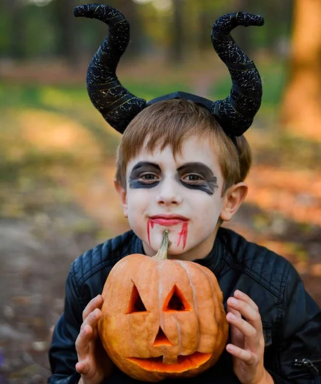 ハロウィーンキッズメイク2020：100の美しいアイデアと写真！