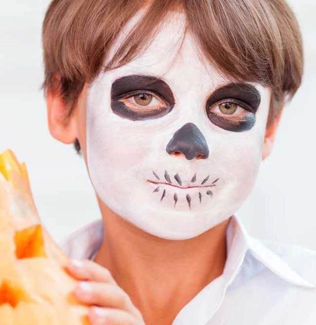 ハロウィーンキッズメイク2020：100の美しいアイデアと写真！
