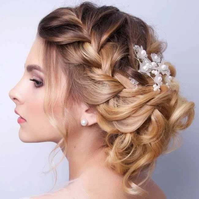 Gaya rambut dengan jalinan 2020: 150 idea dan tutorial yang indah