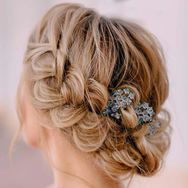 Gaya rambut dengan jalinan 2020: 150 idea dan tutorial yang indah