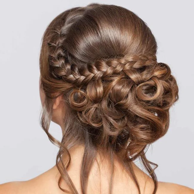 Gaya rambut dengan jalinan 2020: 150 idea dan tutorial yang indah