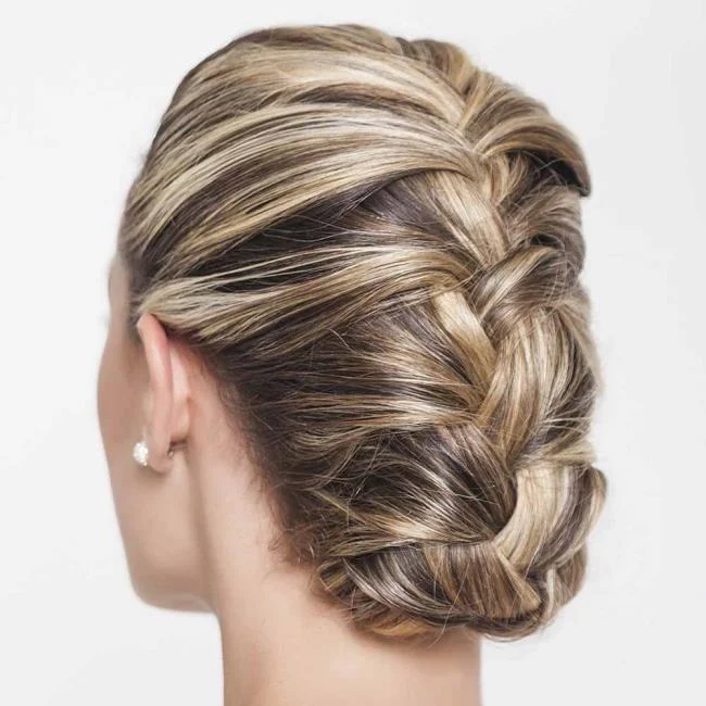 Gaya rambut dengan jalinan 2020: 150 idea dan tutorial yang indah