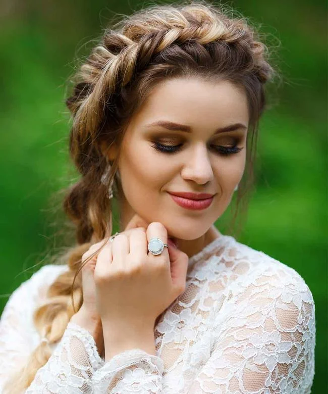 Gaya rambut dengan jalinan 2020: 150 idea dan tutorial yang indah