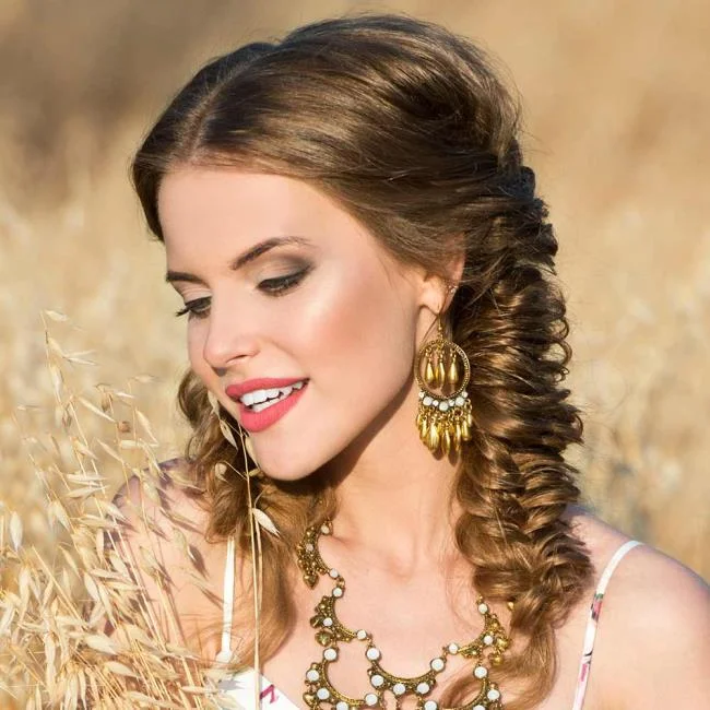 Gaya rambut dengan jalinan 2020: 150 idea dan tutorial yang indah