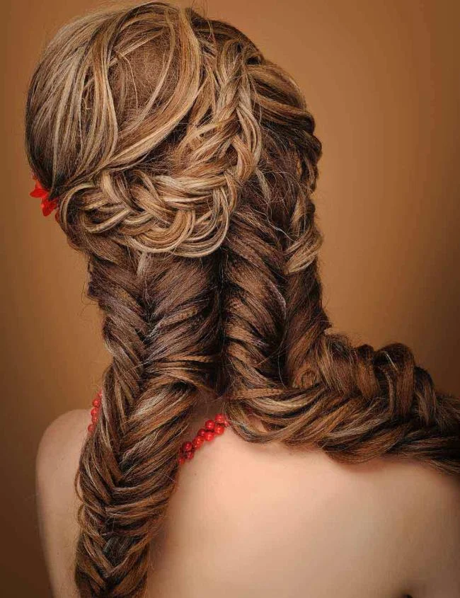 Gaya rambut dengan jalinan 2020: 150 idea dan tutorial yang indah