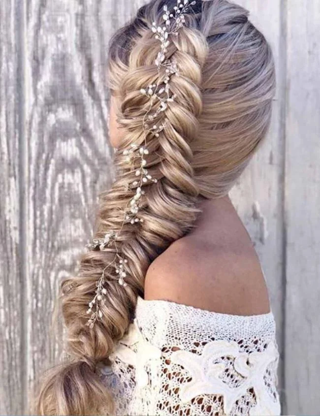 Gaya rambut dengan jalinan 2020: 150 idea dan tutorial yang indah