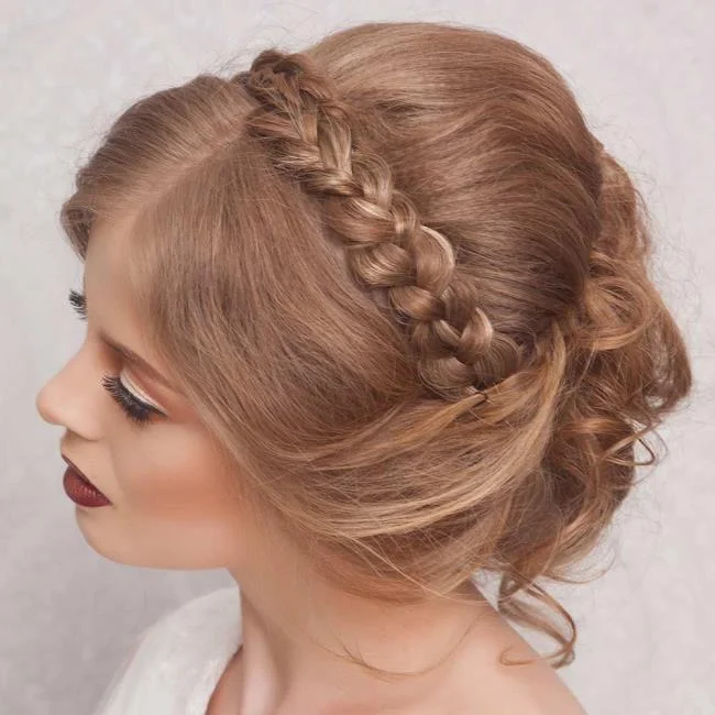 Gaya rambut dengan jalinan 2020: 150 idea dan tutorial yang indah