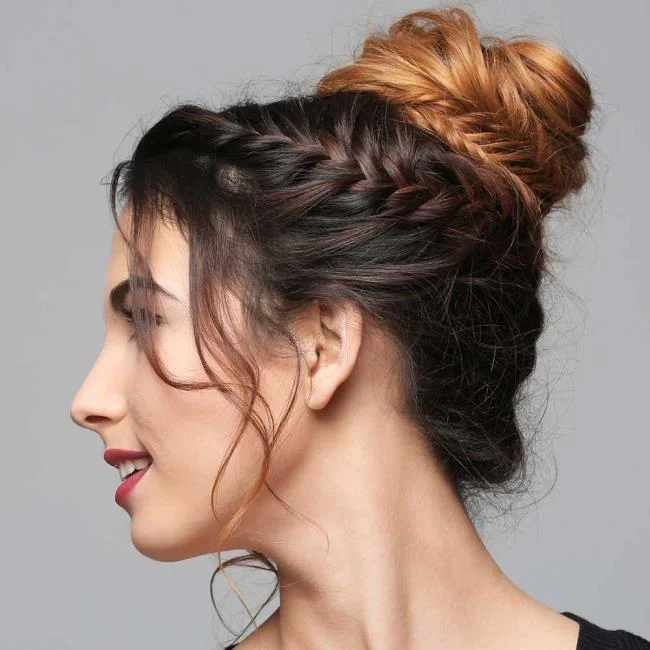 Gaya rambut dengan jalinan 2020: 150 idea dan tutorial yang indah