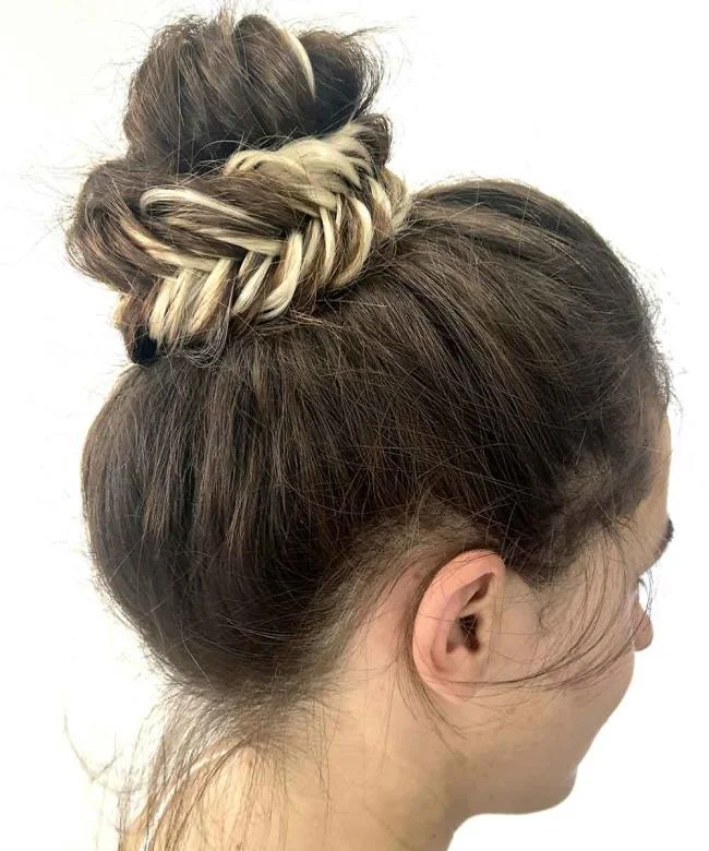 Gaya rambut dengan jalinan 2020: 150 idea dan tutorial yang indah