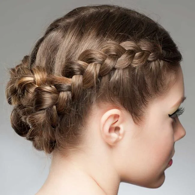 Gaya rambut dengan jalinan 2020: 150 idea dan tutorial yang indah