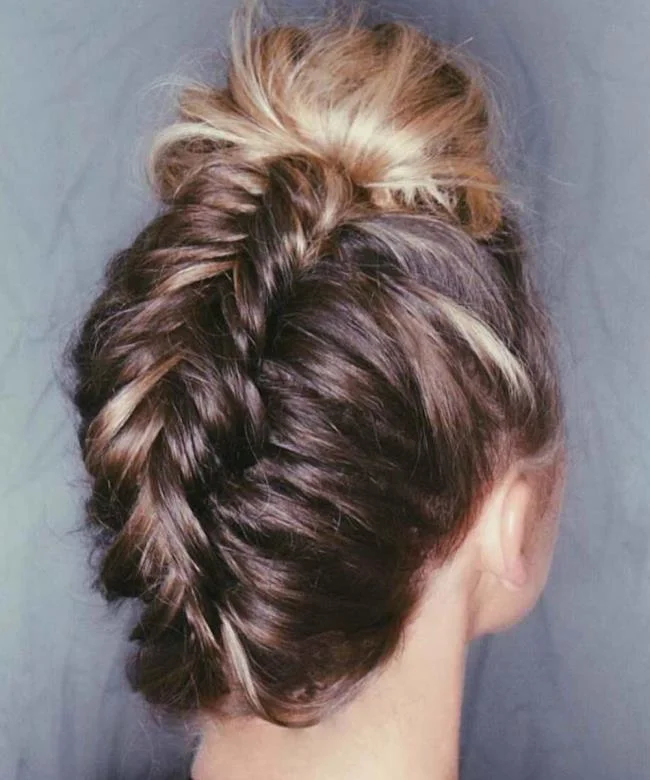 Gaya rambut dengan jalinan 2020: 150 idea dan tutorial yang indah