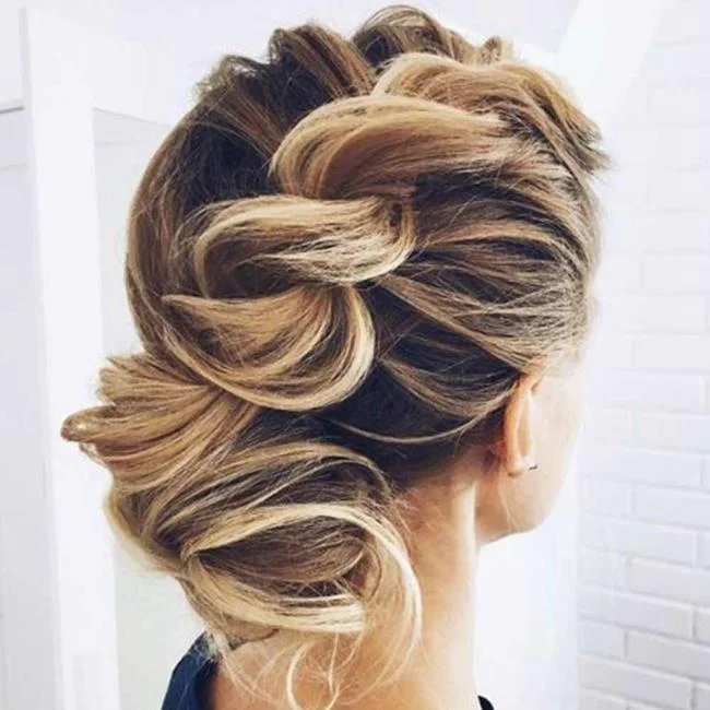 Gaya rambut dengan jalinan 2020: 150 idea dan tutorial yang indah