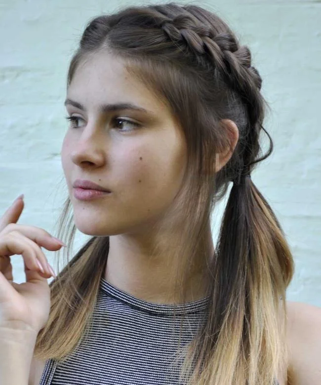 Gaya rambut dengan jalinan 2020: 150 idea dan tutorial yang indah