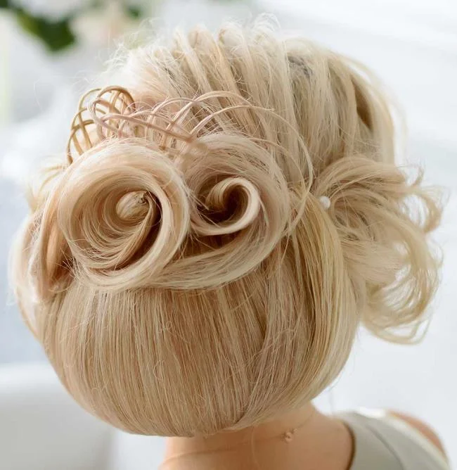 Gaya rambut dengan jalinan 2020: 150 idea dan tutorial yang indah