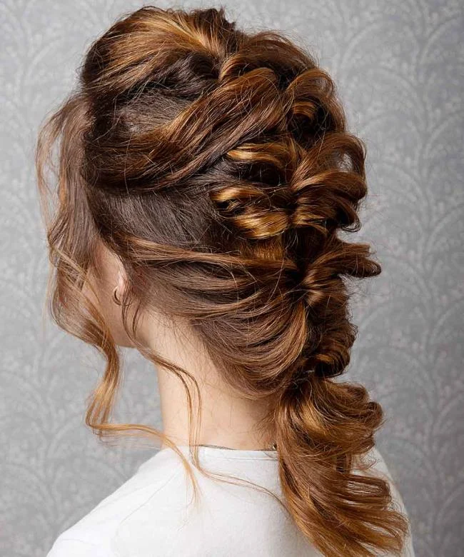 Gaya rambut dengan jalinan 2020: 150 idea dan tutorial yang indah