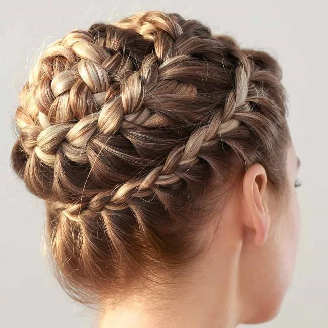 Gaya rambut dengan jalinan 2020: 150 idea dan tutorial yang indah