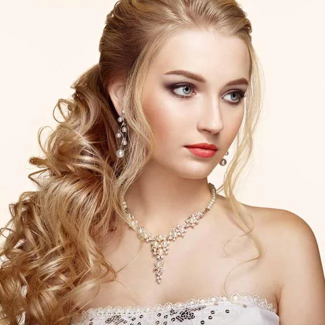 Gaya rambut perkahwinan untuk tetamu: 100 yang paling indah!