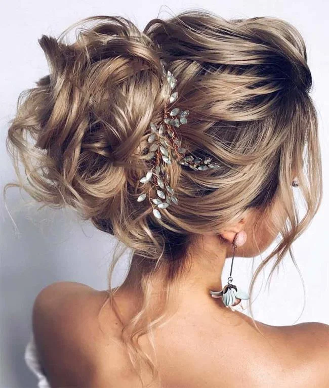 Gaya rambut kerinting: 130 idea sederhana dan cantik