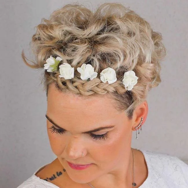 Gaya rambut kerinting: 130 idea sederhana dan cantik