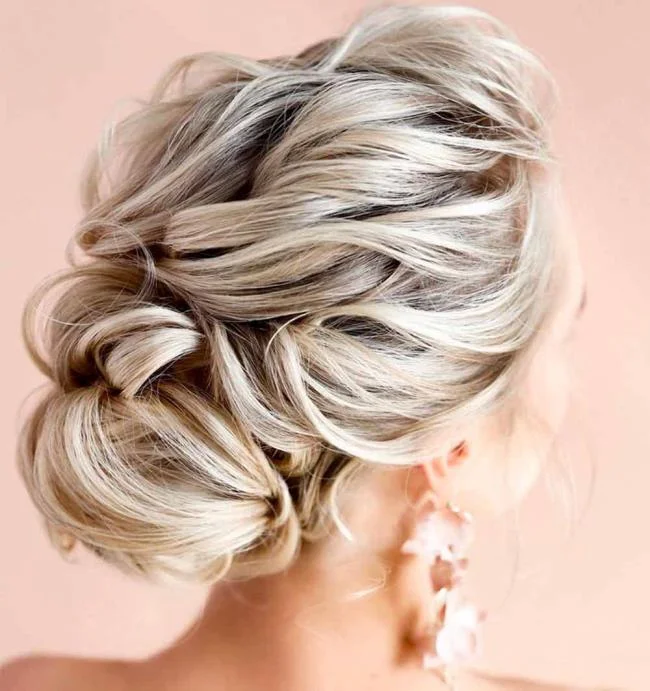 Gaya rambut kerinting: 130 idea sederhana dan cantik