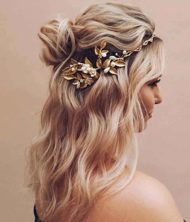 Gaya rambut kerinting: 130 idea sederhana dan cantik