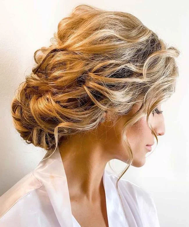 Gaya rambut kerinting: 130 idea sederhana dan cantik