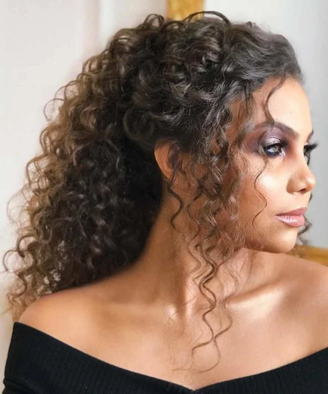 Gaya rambut kerinting: 130 idea sederhana dan cantik