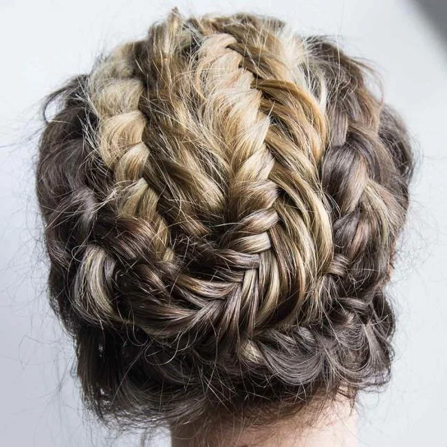 Gaya rambut kerinting: 130 idea sederhana dan cantik