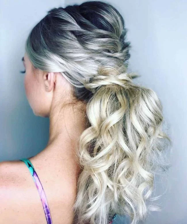 Gaya rambut kerinting: 130 idea sederhana dan cantik