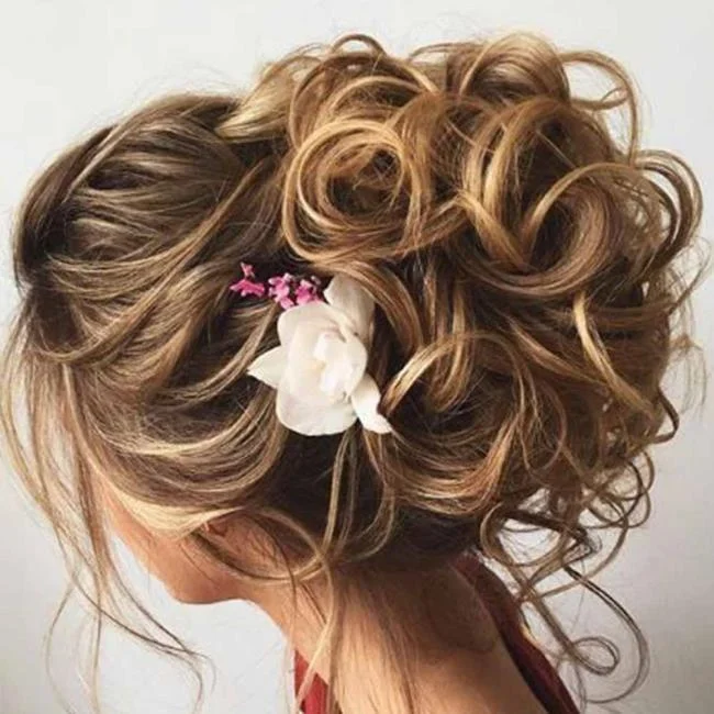 Gaya rambut kerinting: 130 idea sederhana dan cantik