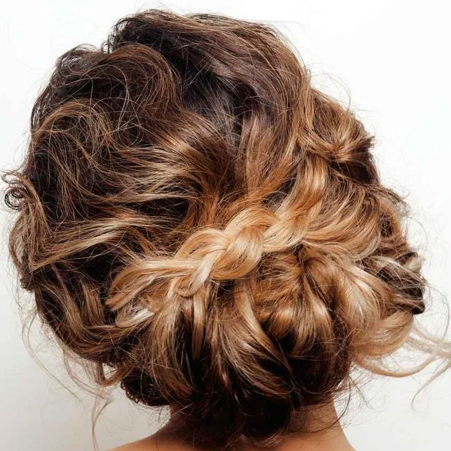 Gaya rambut kerinting: 130 idea sederhana dan cantik