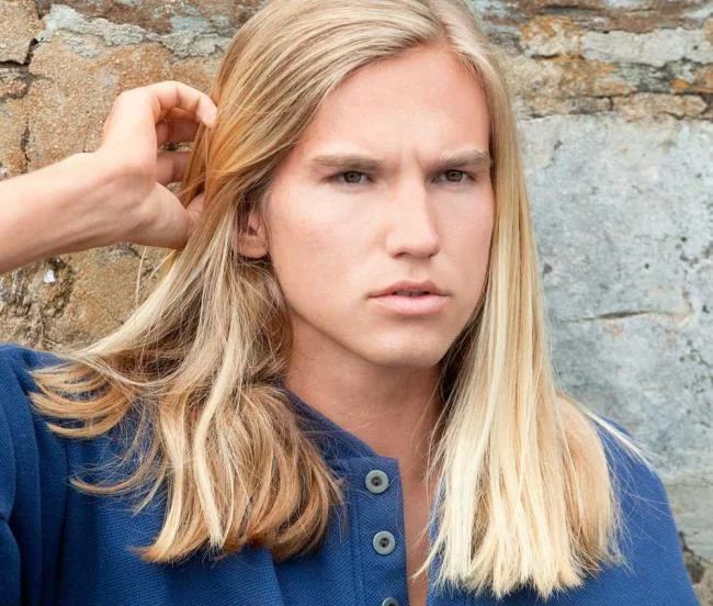 ロングヘアーメン2020：魅力的な100のトレンディなカット