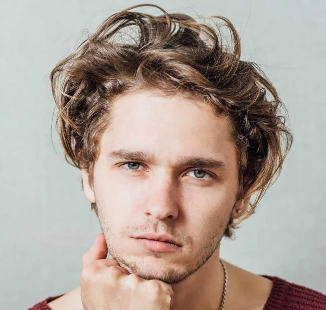 ロングヘアーメン2020：魅力的な100のトレンディなカット