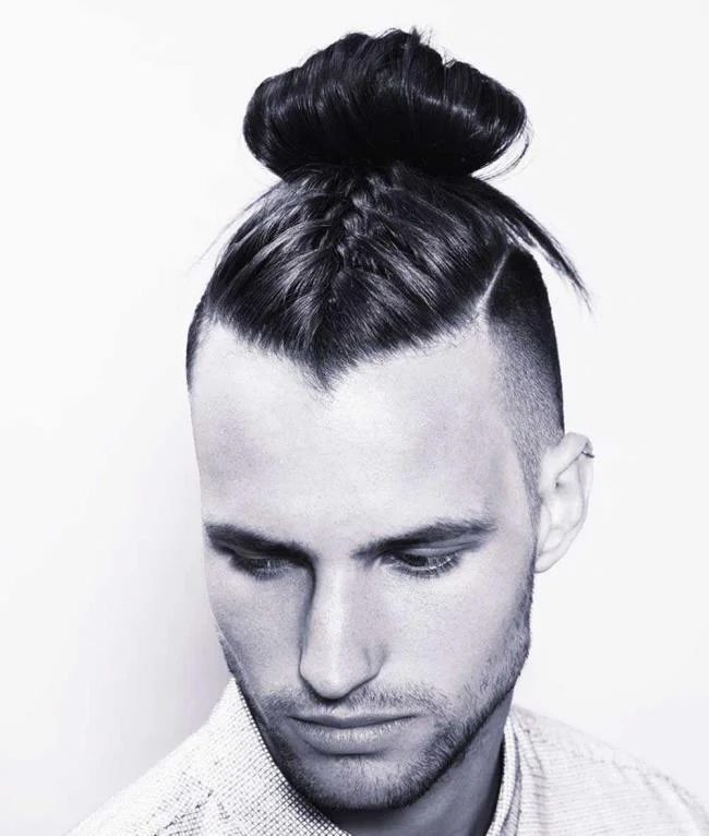 ロングヘアーメン2020：魅力的な100のトレンディなカット