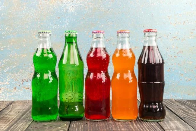 How long after birth can drink soft drinks?  Should a cesarean mother drink carbonated water?