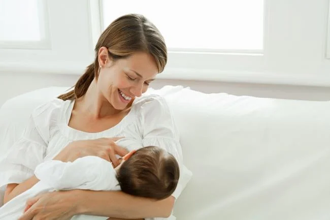 How long after birth can drink soft drinks?  Should a cesarean mother drink carbonated water?