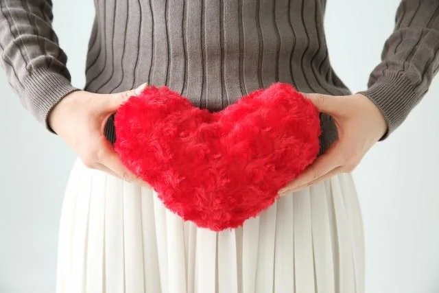 임신 보고서는 어떤 색입니까?  생리 혈색 같나요?