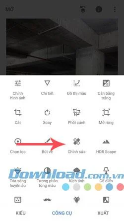 چگونه می توان جزئیات اضافی موجود در عکس را با برنامه Snapseed حذف کرد؟