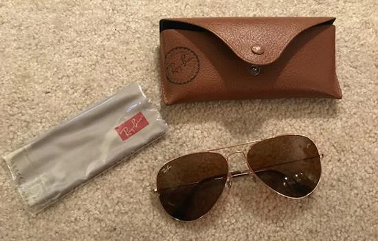 정품 및 정품 Rayban 안경을 식별하는 방법
