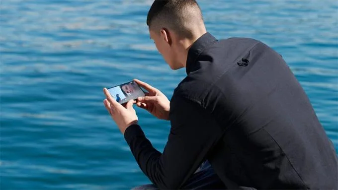 Akıllı telefonlarda Sunlight Super AMOLED ekran teknolojisi