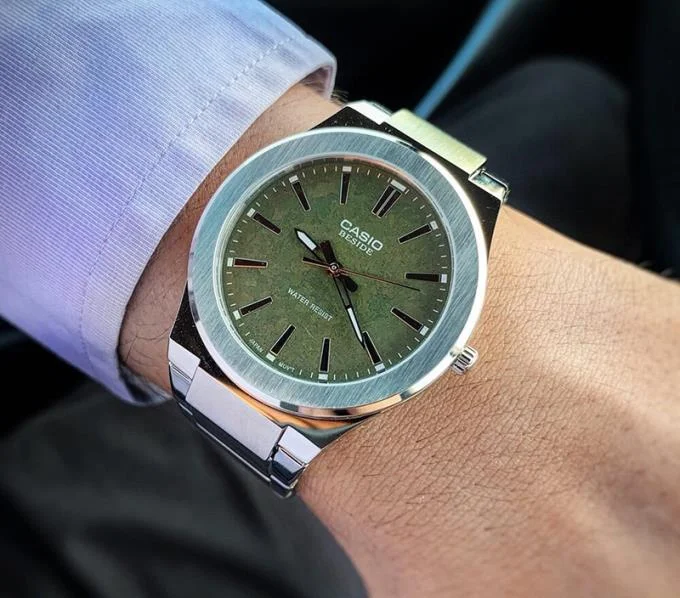 Casio kol saatinde tarih ve saatin ayarlanması basit ve kolaydır